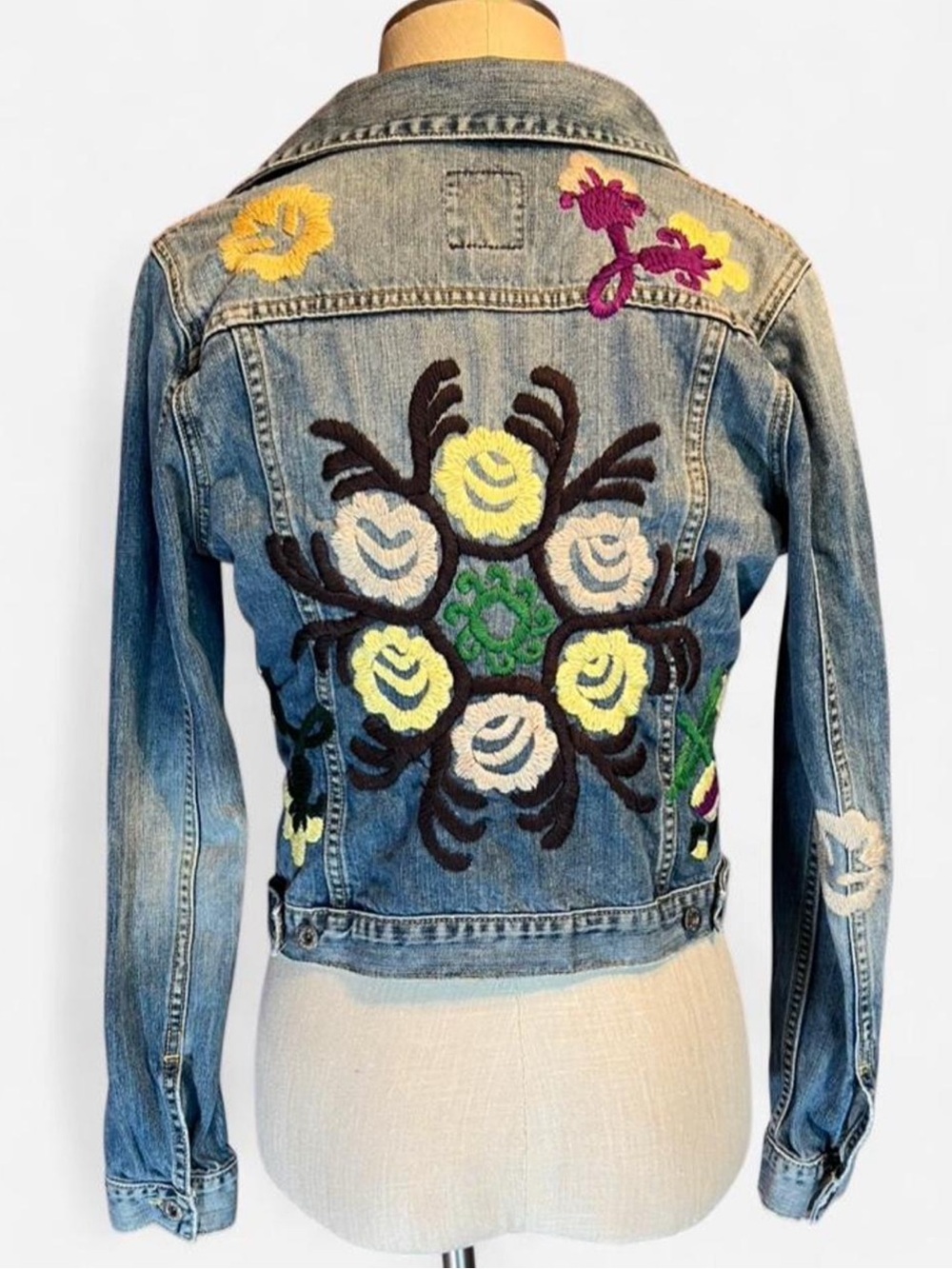 🌼Y2K Lucky Brand Embroidered Denim Jacket • Floral Green Yellow Purple Black